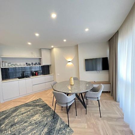 Holiday Lux Tower Batumi Eksteriør bilde