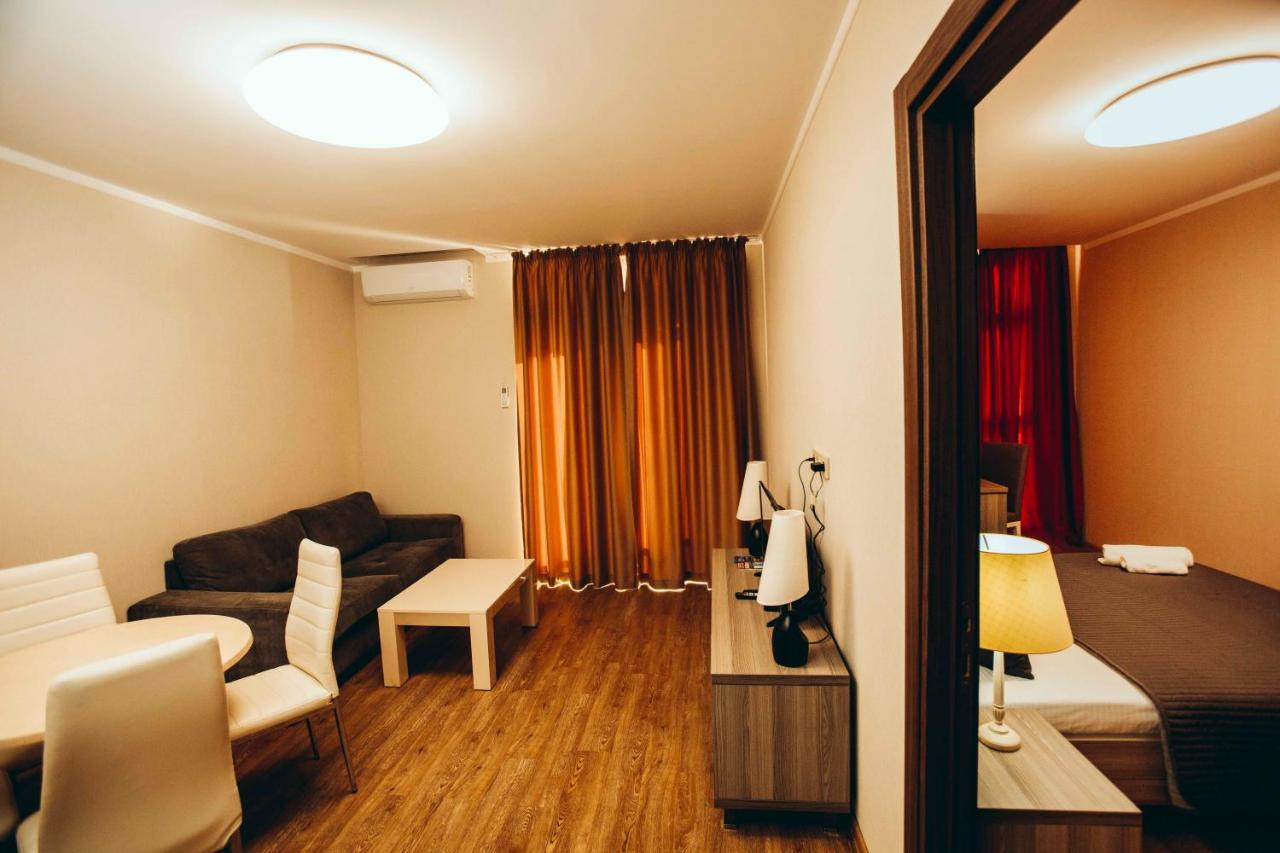 Holiday Lux Tower Batumi Eksteriør bilde