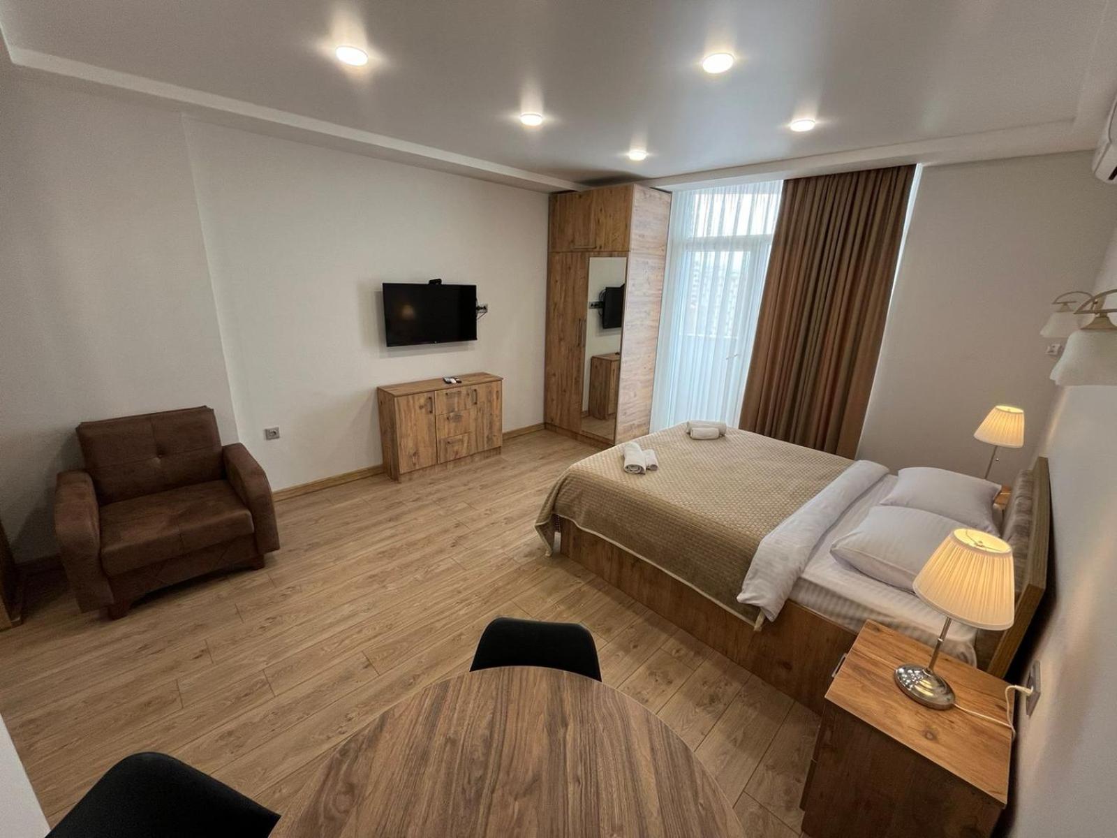 Holiday Lux Tower Batumi Eksteriør bilde