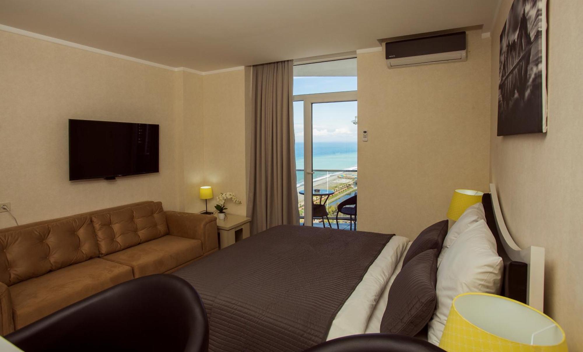 Holiday Lux Tower Batumi Eksteriør bilde