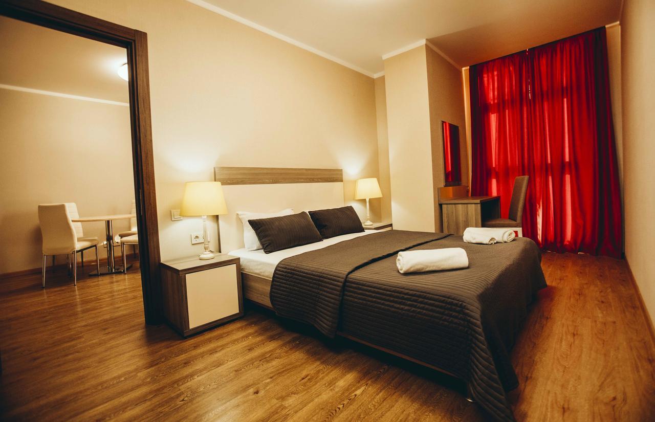 Holiday Lux Tower Batumi Eksteriør bilde